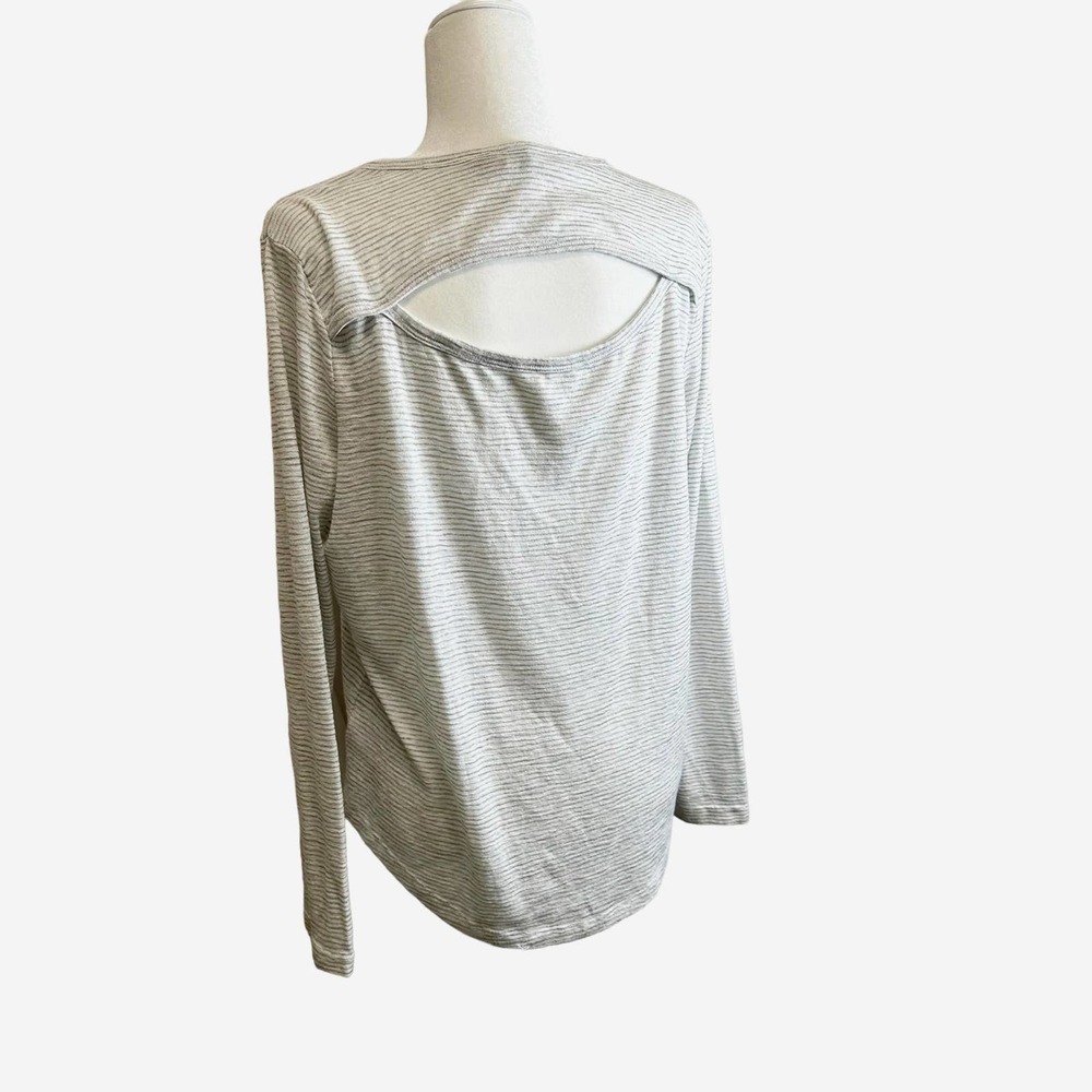 Athleta Long Sleeve Shirt Women’s sz. Medium Tall Gray Stripes Cut out Back - Picture 4 of 13